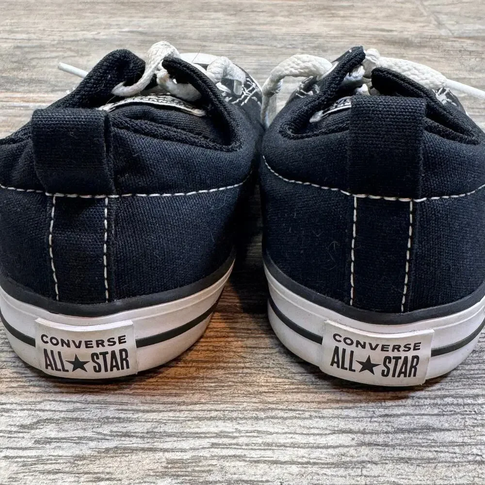 Converse All Star Kids Classic Black and White Sneaker Size 10